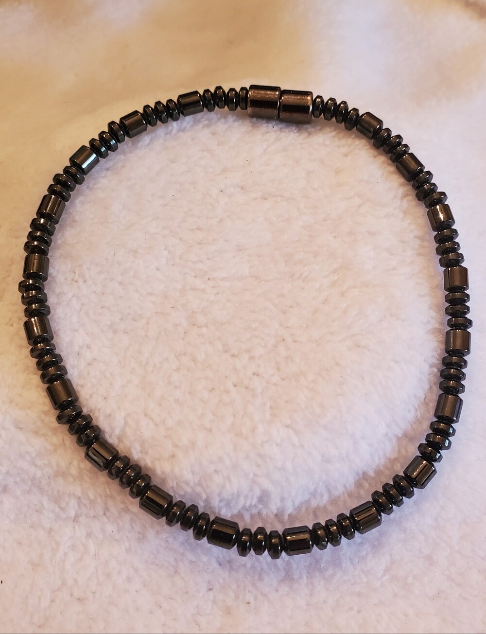 Magnetic hematite beaded anklet (or bracelet).9.5 inches unisex